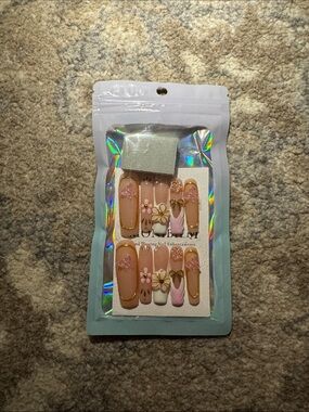 Nude & Pink Floral Press-On Nail Set